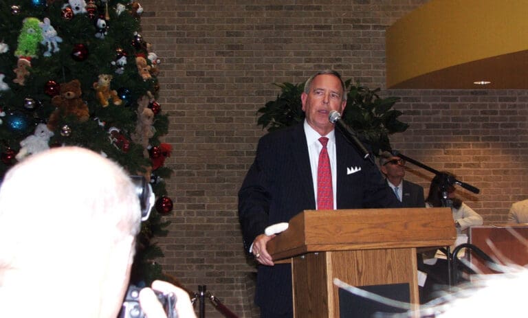 Love is guest at Texas Scottish Rite holiday ceremony